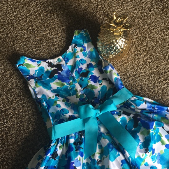 Girls floral Dress - Picture 3 of 4